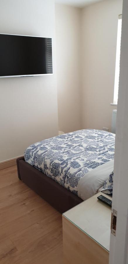 London Luxury 3 Bedroom 2 Bathrooms Flat 1 Min To Redbridge Station Free Parking & Wifi Wanstead Exteriér fotografie