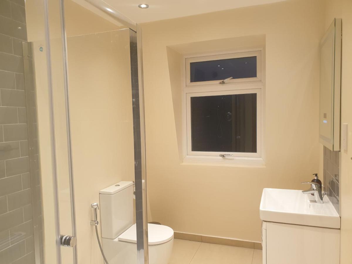 London Luxury 3 Bedroom 2 Bathrooms Flat 1 Min To Redbridge Station Free Parking & Wifi Wanstead Exteriér fotografie