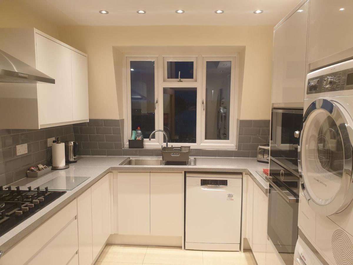 London Luxury 3 Bedroom 2 Bathrooms Flat 1 Min To Redbridge Station Free Parking & Wifi Wanstead Exteriér fotografie