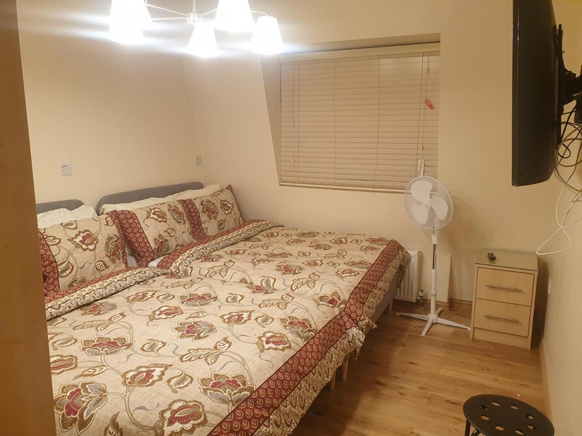 London Luxury 3 Bedroom 2 Bathrooms Flat 1 Min To Redbridge Station Free Parking & Wifi Wanstead Exteriér fotografie